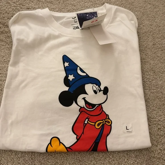 Brand new with tag Uniqlo brand Sorcerer Mickey women’s tshirt in white - Picture 4 of 4